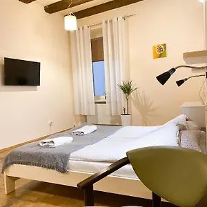  Hostel Faust Aparthostel