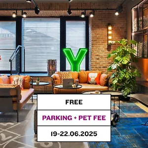 moxy-warsaw-praga.warsawhotelspoland.com/